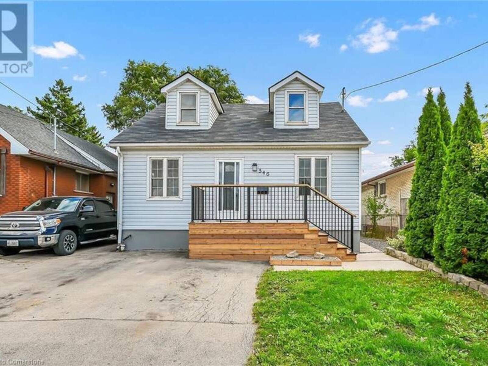 546 WOODWARD Avenue, Hamilton, Ontario L8H 6P1