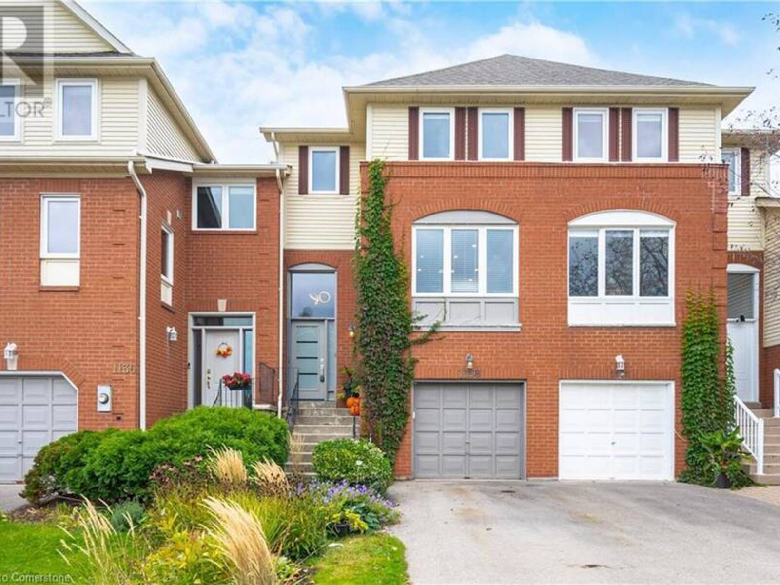 1138 LEEWOOD Drive, Oakville, Ontario L6M 3B7