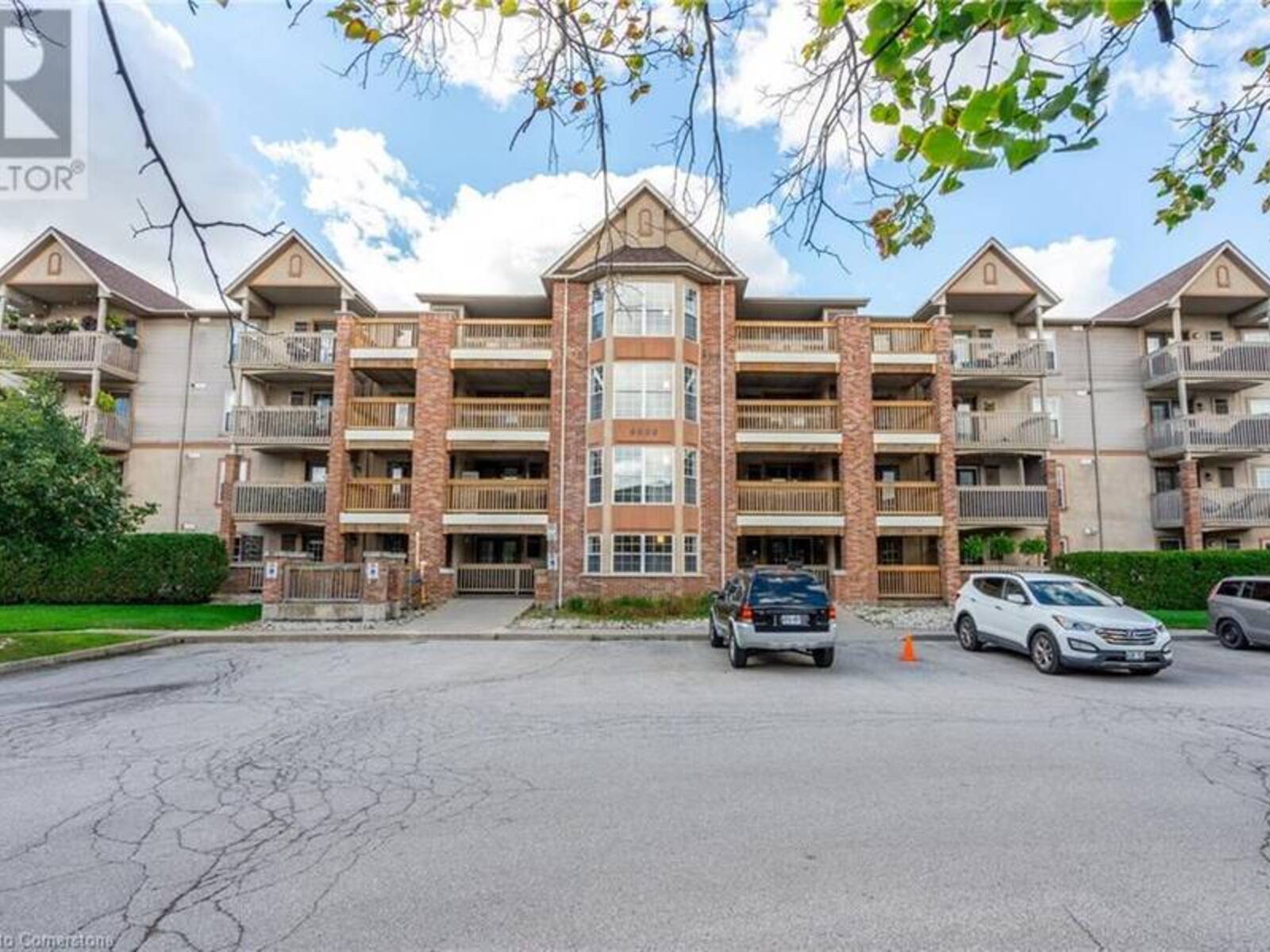 4003 KILMER Drive Unit# 303, Burlington, Ontario L7M 4M1