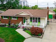 27 WARKDALE Drive W St. Catharines Ontario, L2T 2V8