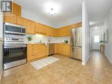 32 ABBOTSFORD Trail | Hamilton Ontario | Slide Image Nine