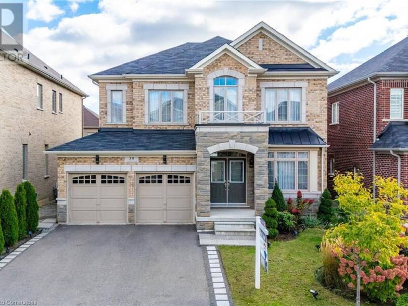 39 AVANTI Crescent, Waterdown, Ontario L8B 1W7