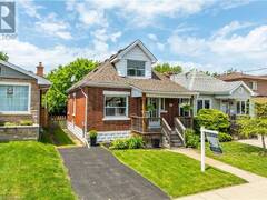 16 TRAGINA Avenue S Hamilton Ontario, L8K 2Z1