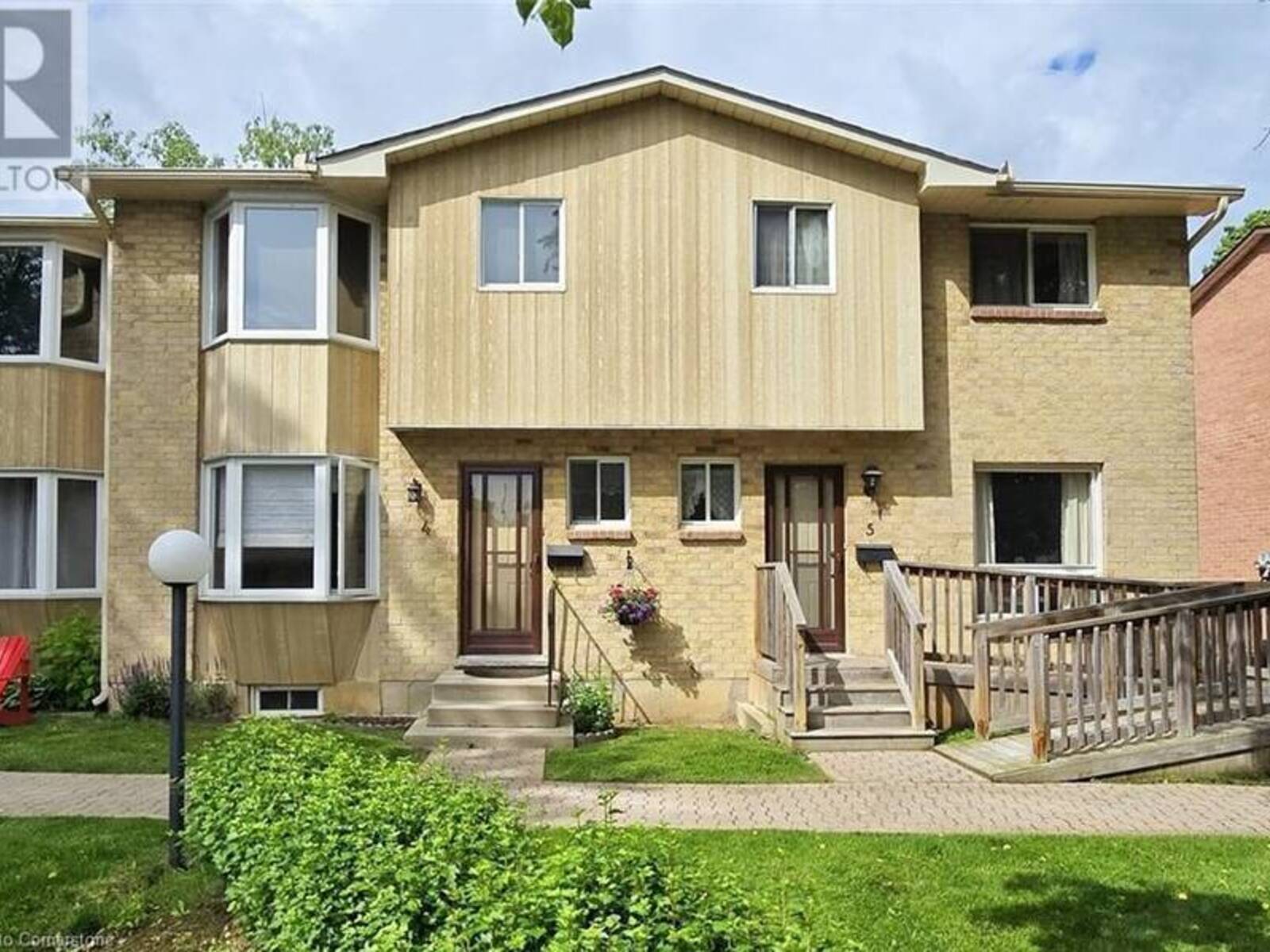 42 BROCK Street S Unit# 5, Dundas, Ontario L9H 3G7