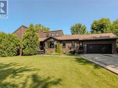 11 WENEIL DR Drive Freelton Ontario, L0R 1K0