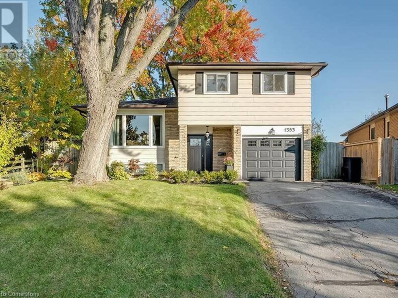 1353 WOODVALE Place, Burlington, Ontario L7M 1R2