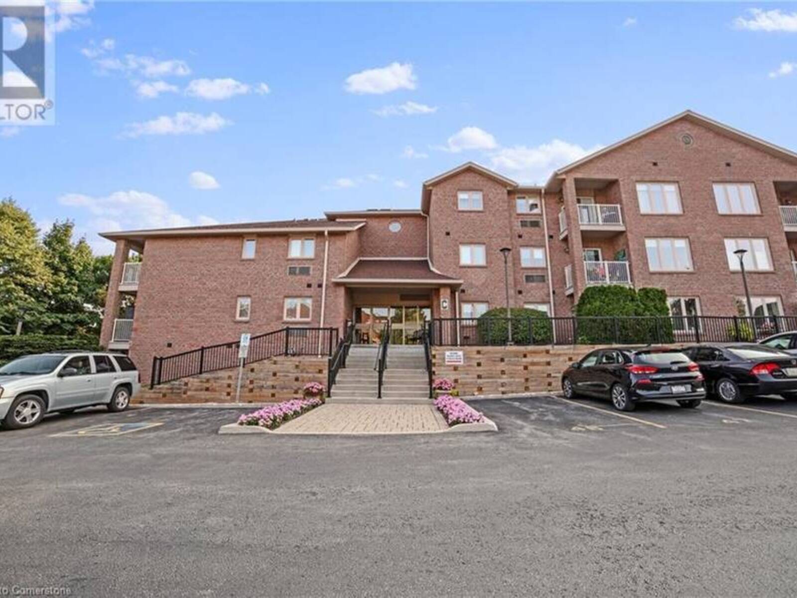 3050 PINEMEADOW Drive Unit# 56, Burlington, Ontario L7M 3X5