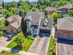 17 WINEGARDEN Trail Hamilton Ontario, L9H 7M1