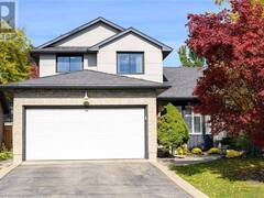 27 EMPEROR Avenue Hamilton Ontario, L9B 2E6