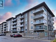 16 MARKLE Crescent Unit# 315 Ancaster Ontario, L9G 3K9