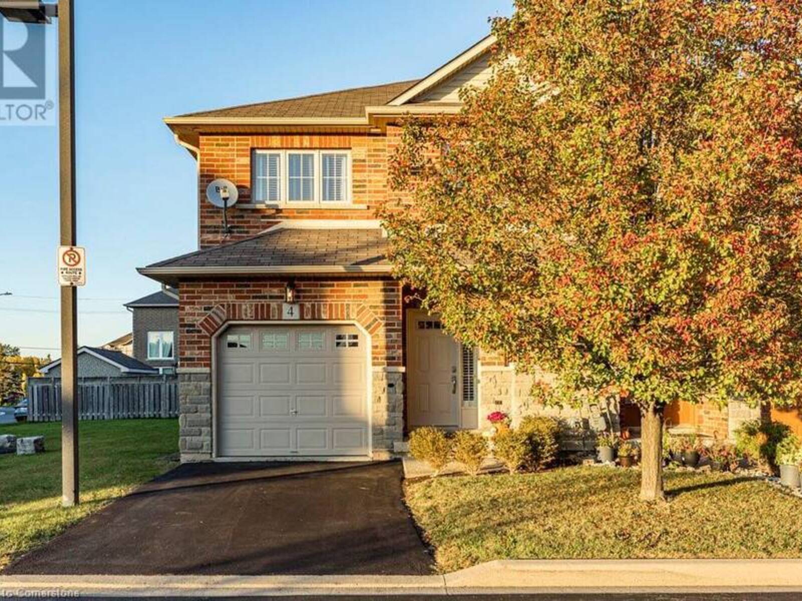 4 MARINA POINT Crescent, Hamilton, Ontario L8E 0E4