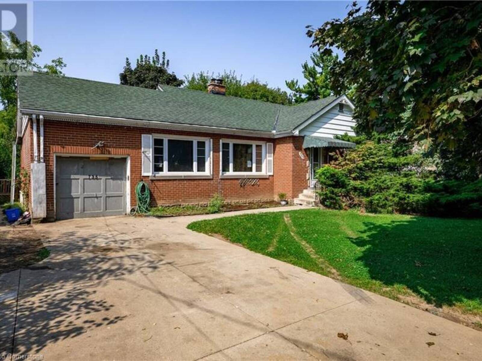 735 MONTGOMERY Drive, Hamilton, Ontario L9G 3H6