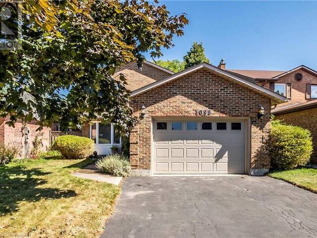 1098 STEPHENSON Drive Burlington Ontario, L7S 2A8