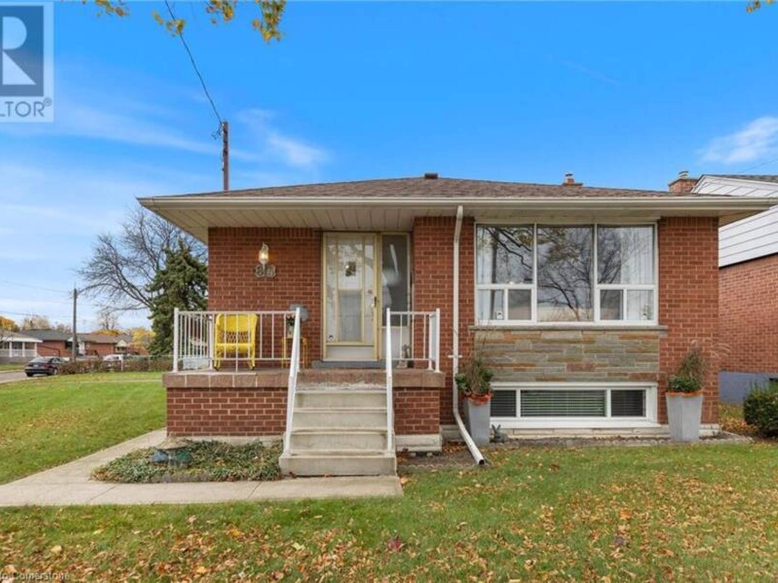 814 TENTH Avenue, Hamilton, Ontario L8T 2G6