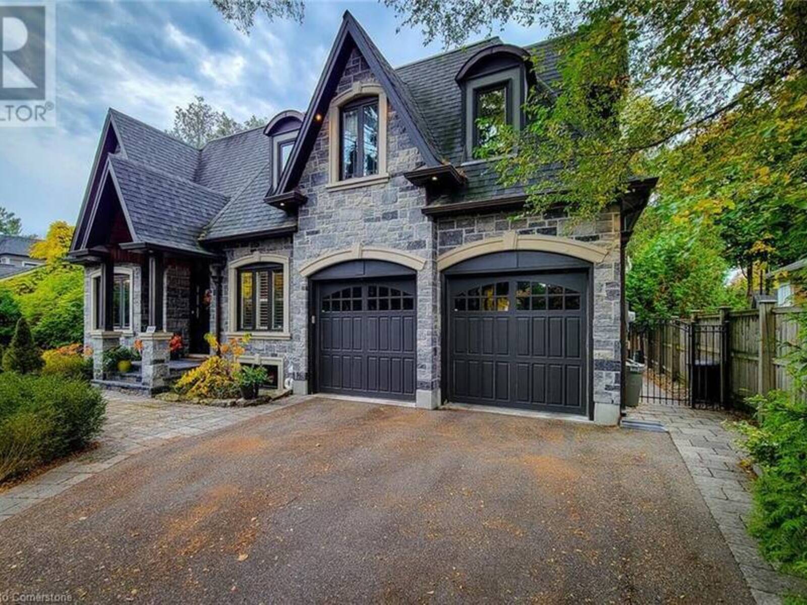 242 BURTON Road, Oakville, Ontario L6K 2K5