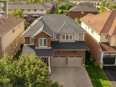 8 SAYBROOK Gardens Stoney Creek Ontario, L8E 0B6