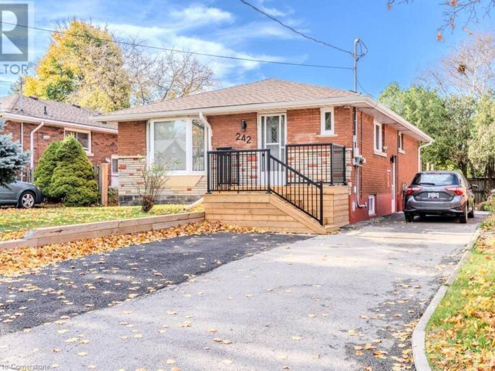 242 WEST 18TH Street, Hamilton, Ontario L9C 4G9