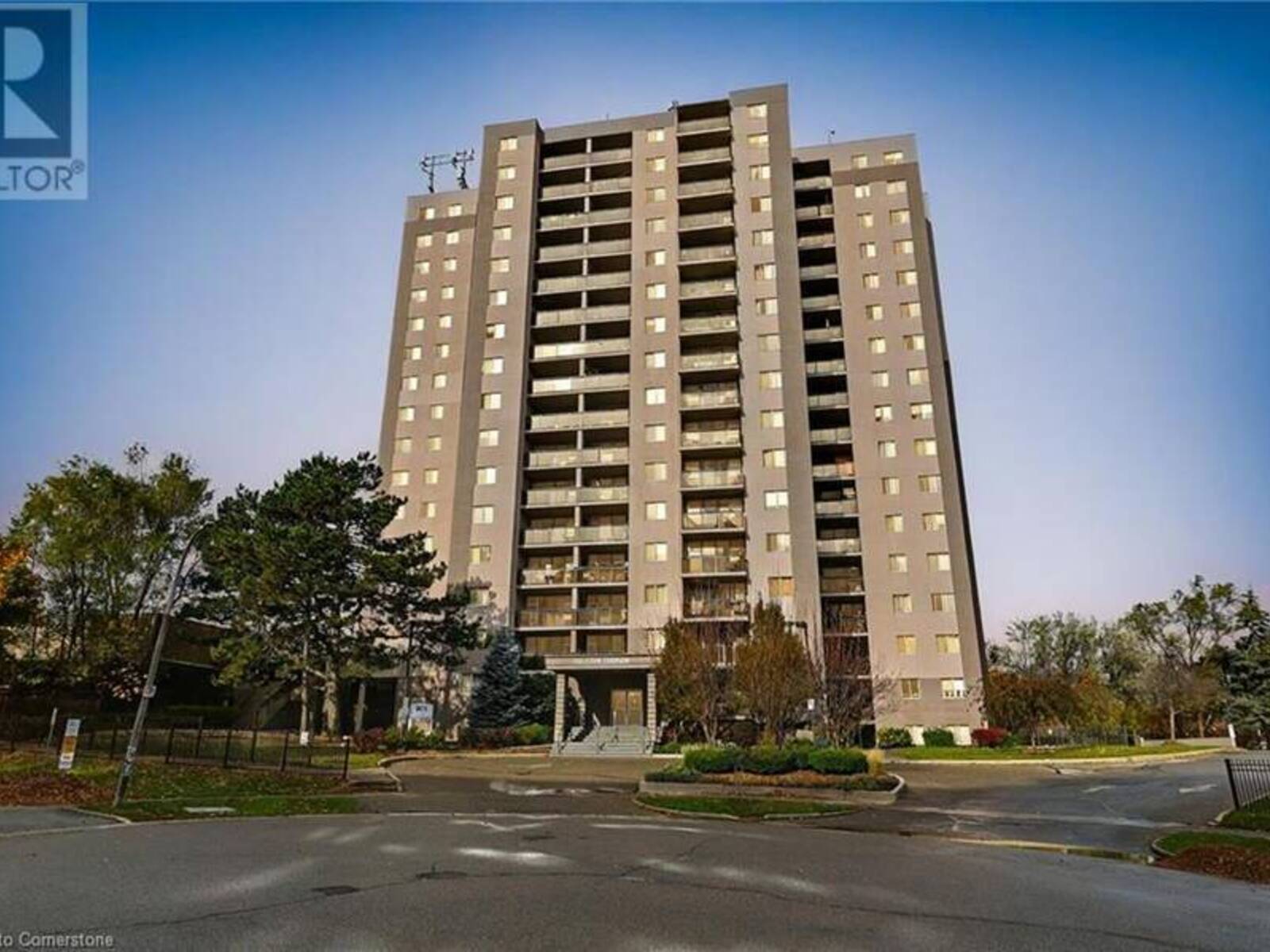 975 WARWICK Court Unit# 1107, Burlington, Ontario L7T 3Z7