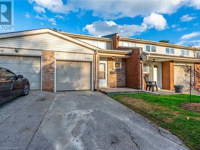 5201 BANTING Court Burlington Ontario, L7L 2Z4