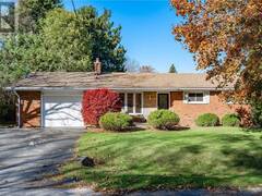 375 CLARENDON Drive Ancaster Ontario, L9G 2Z1