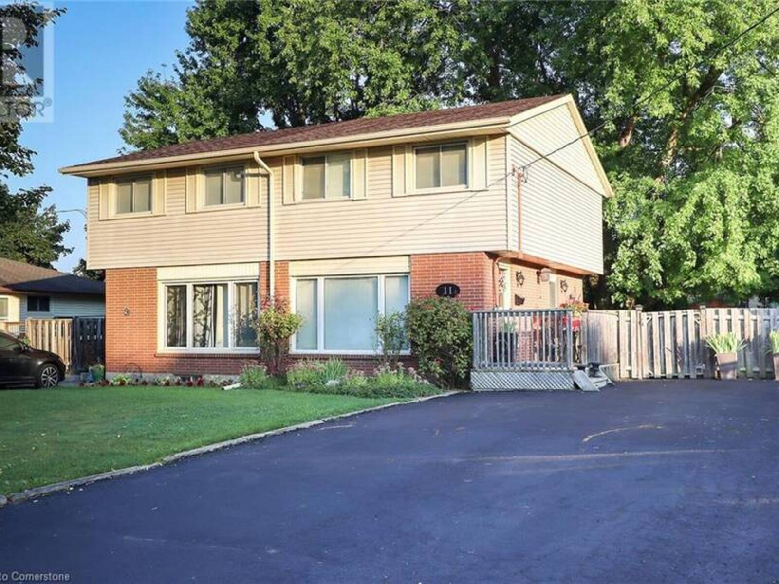 11 WESTLAKE Lane, St. Catharines, Ontario L2N 4C9