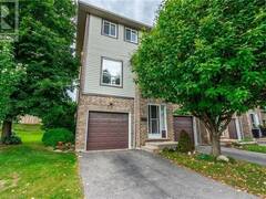 384 LIMERIDGE Road E Unit# 11 Hamilton Ontario, L9A 2S7