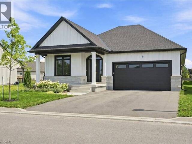 19 OAKLEY Drive Niagara-on-the-Lake Ontario, L0S 1N0 - 2 Bedrooms Home For Sale