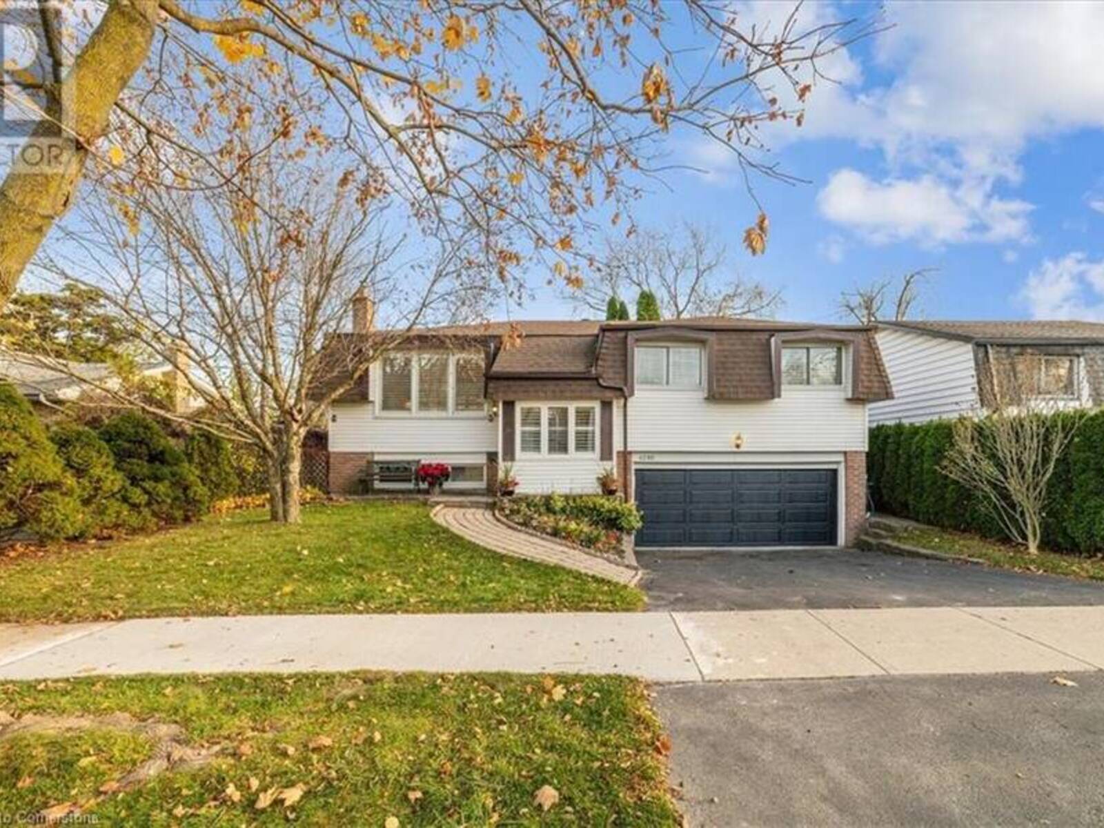 4290 LONGMOOR Drive, Burlington, Ontario L7L 5A3