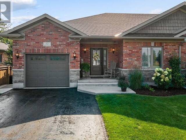 10 BROWN Street S Clifford Ontario, N0G 1M0