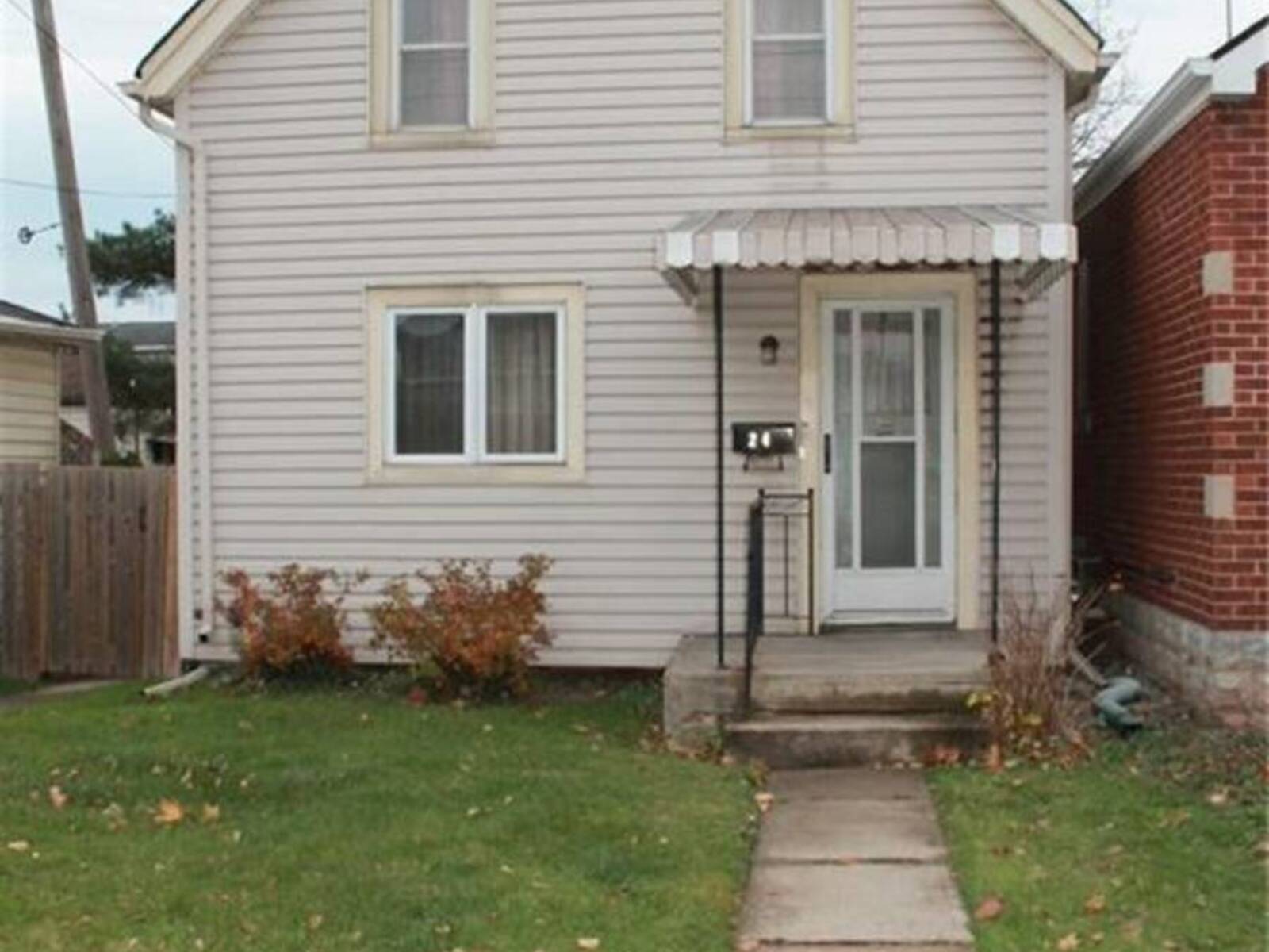 24 CARLISLE Street, Hamilton, Ontario L8H 4C3