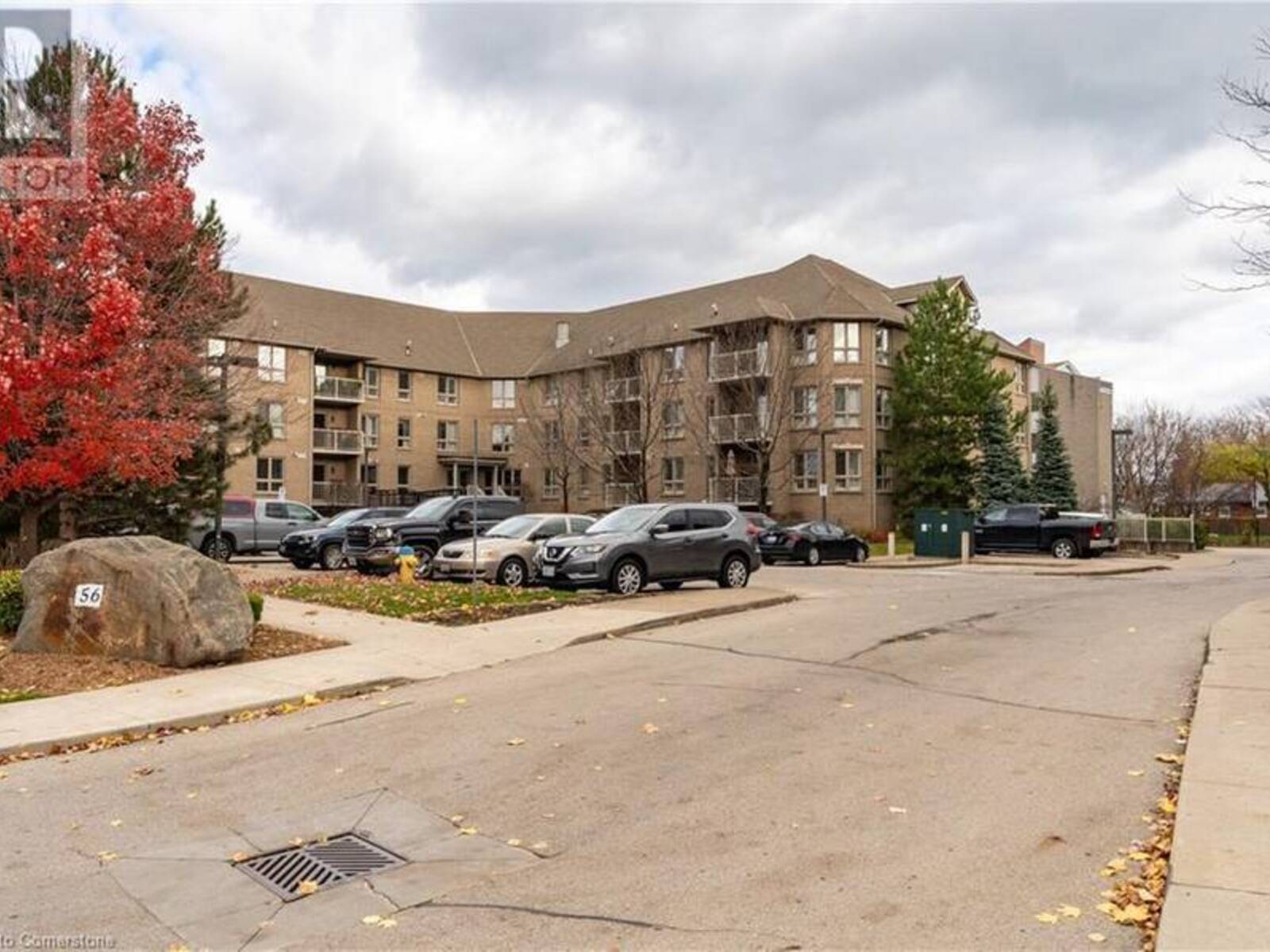 56 KERMAN Avenue Unit# 310, Grimsby, Ontario L3M 0A1