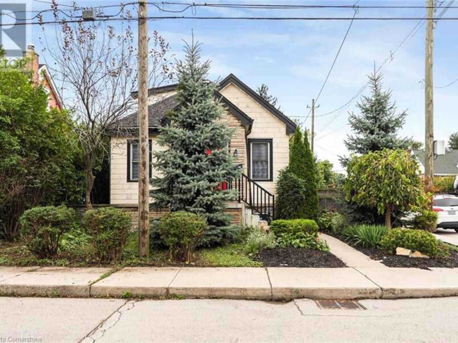 62 EAST 14TH Street, Hamilton, Ontario L9A 4B5