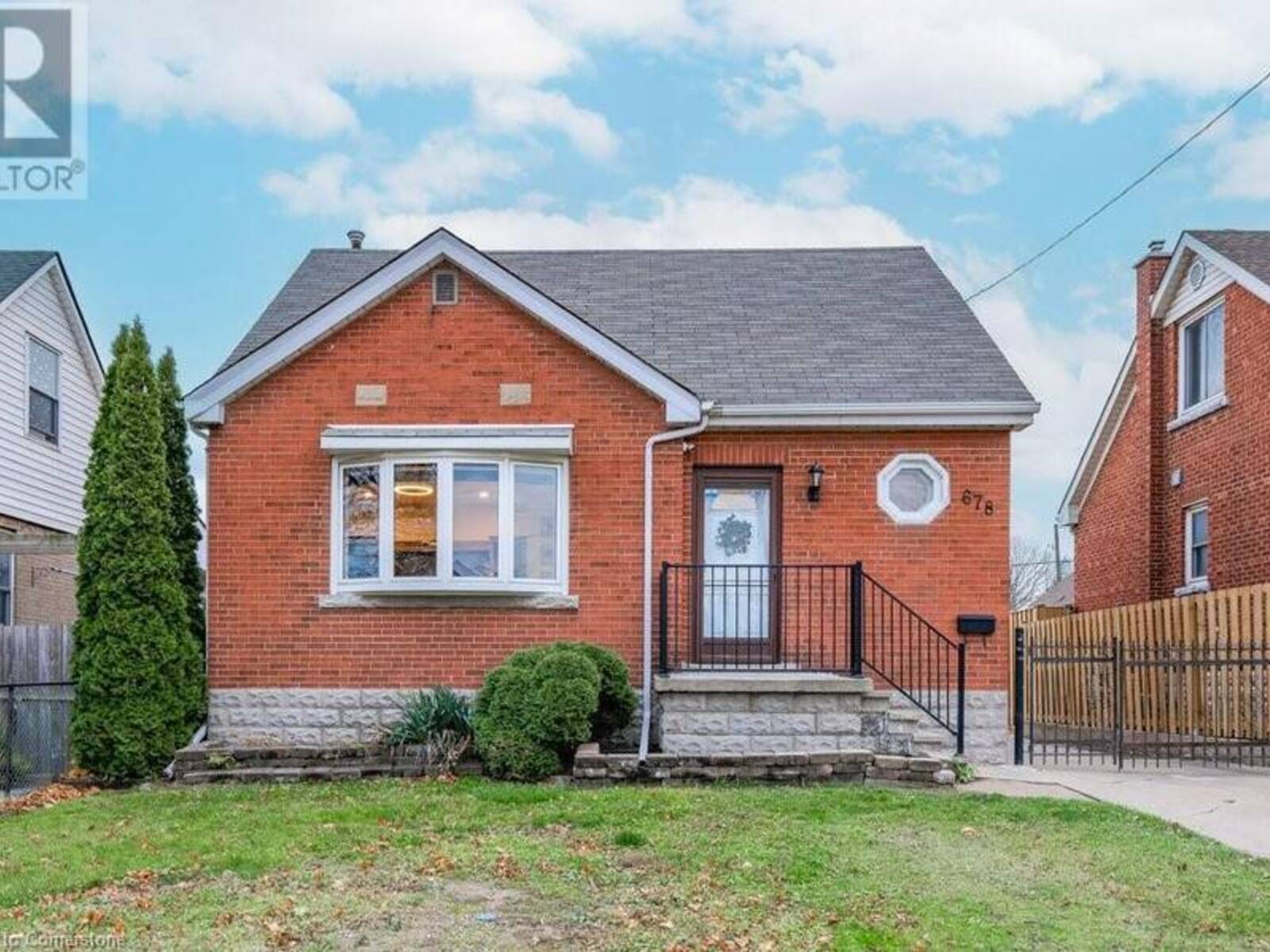 678 BRIGHTON Avenue, Hamilton, Ontario L8H 6H4