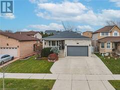 14 GATESTONE Drive Hamilton Ontario, L8J 2N9