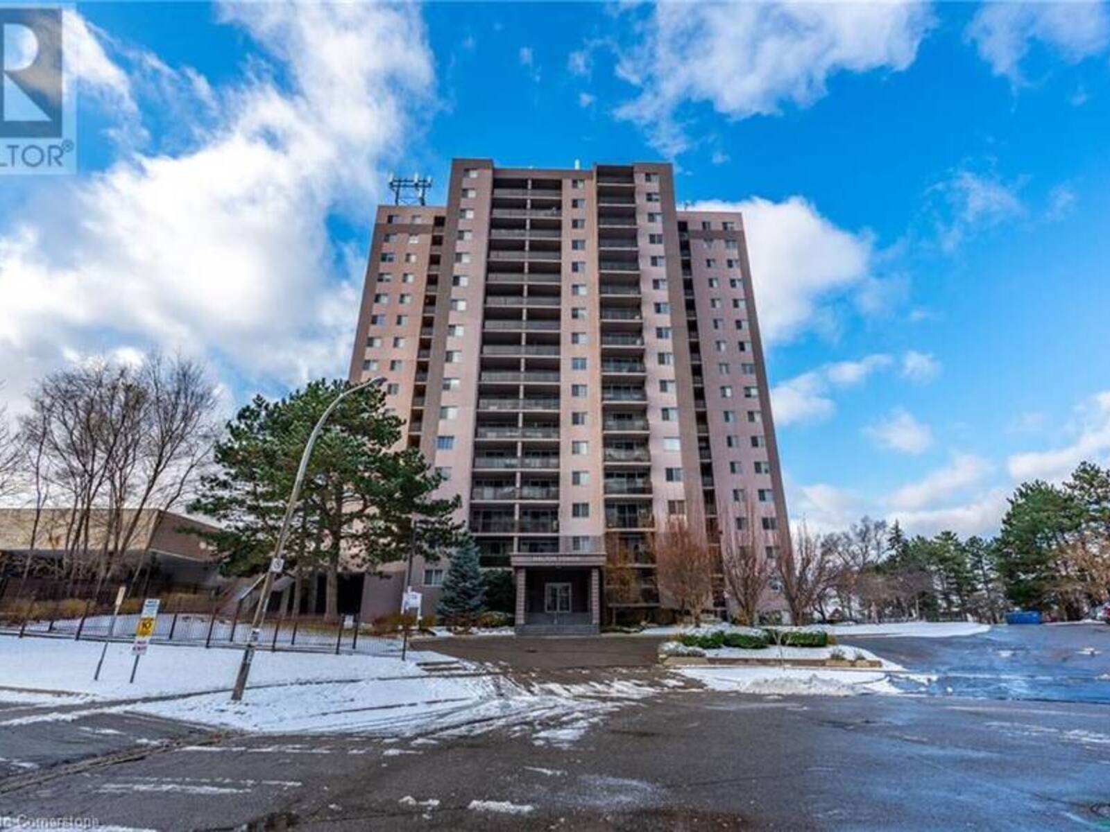 975 WARWICK Court Unit# 201, Burlington, Ontario L7T 3Z7