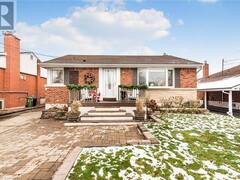 16 FERNWOOD Crescent Hamilton Ontario, L8T 3L1