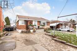 16 FERNWOOD Crescent | Hamilton Ontario | Slide Image Three