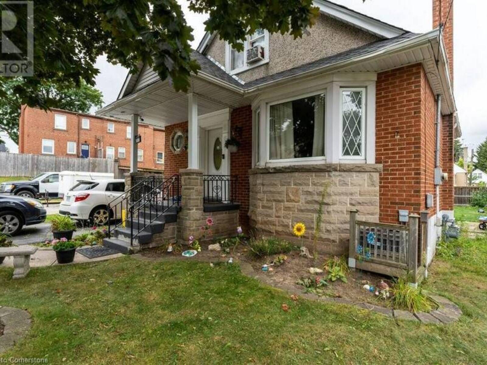 252 GLENCAIRN Avenue, Hamilton, Ontario L8K 3P2