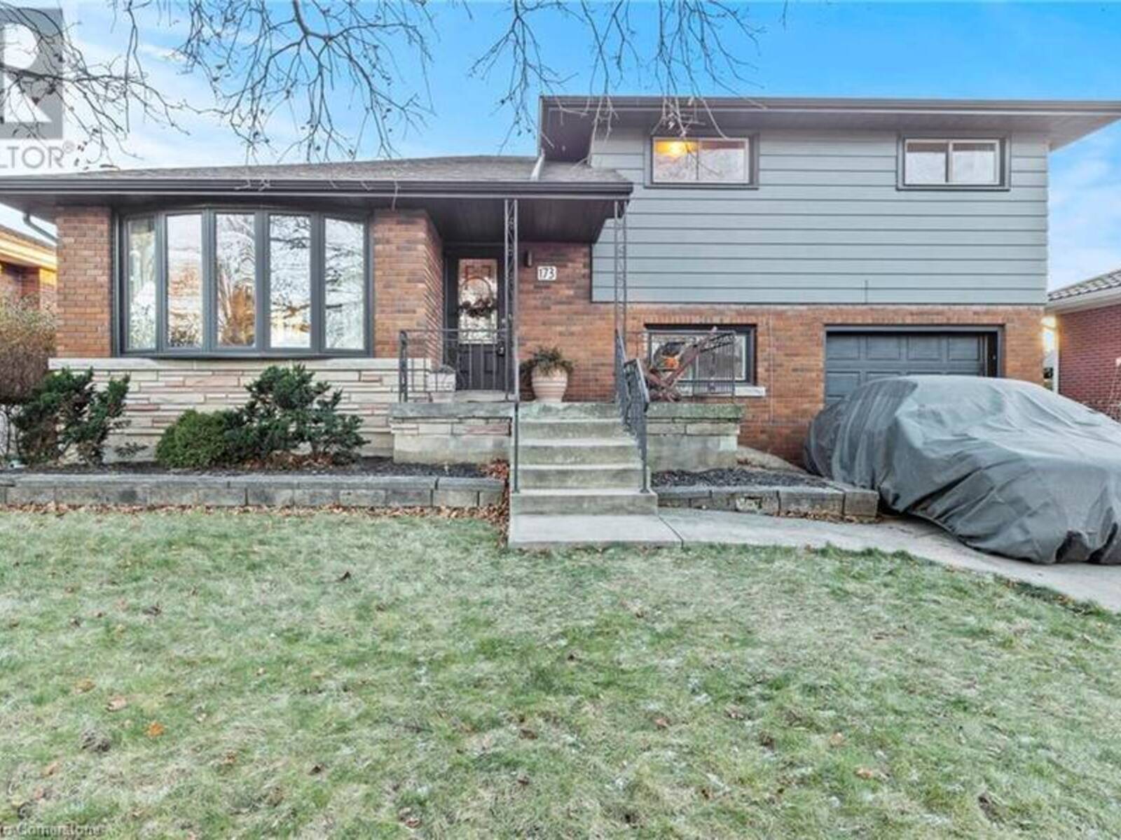 173 COLUMBIA Drive, Hamilton, Ontario L9C 3Y7