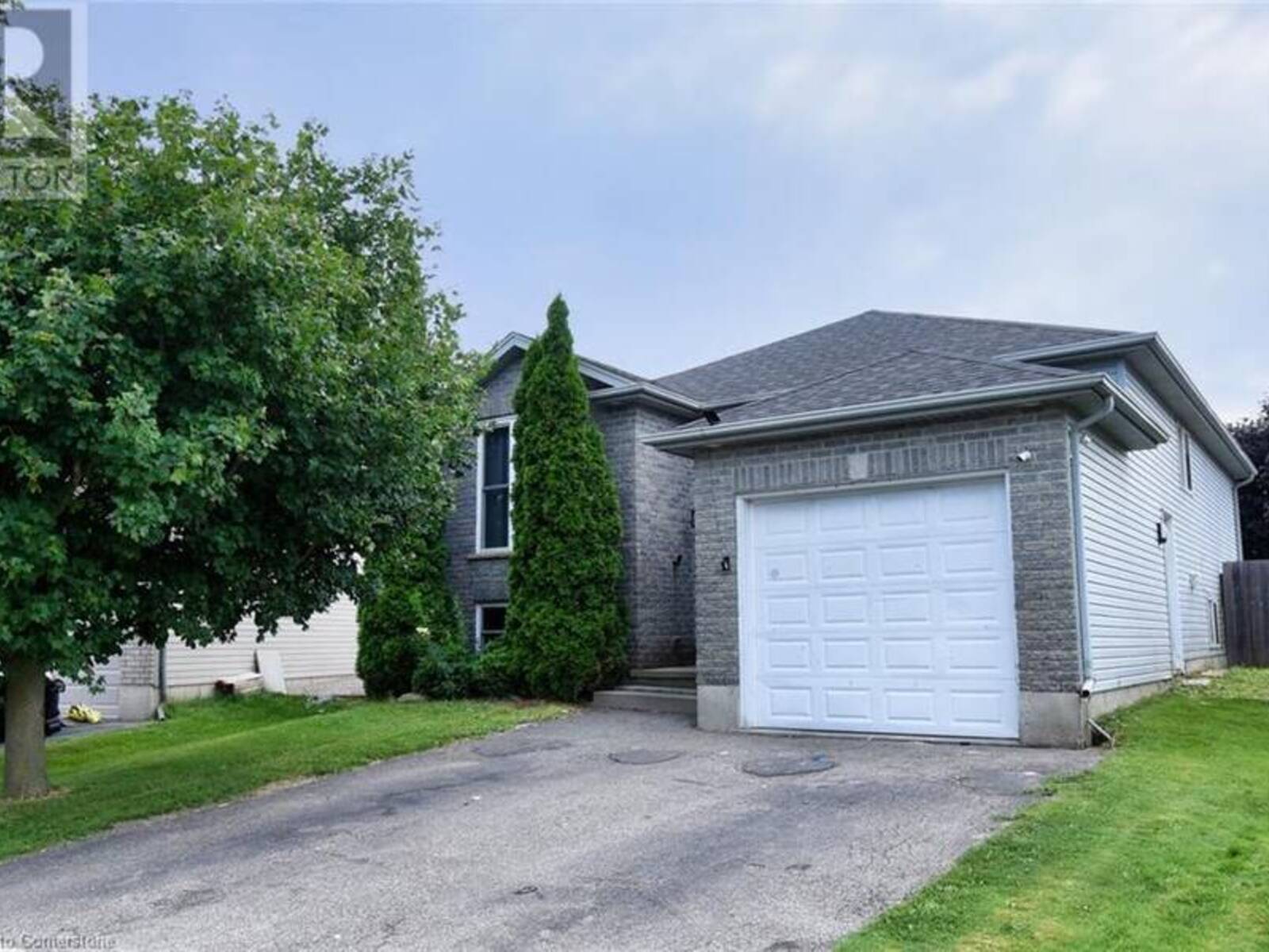 43 BREWSTER Way, Brantford, Ontario N3T 6N4