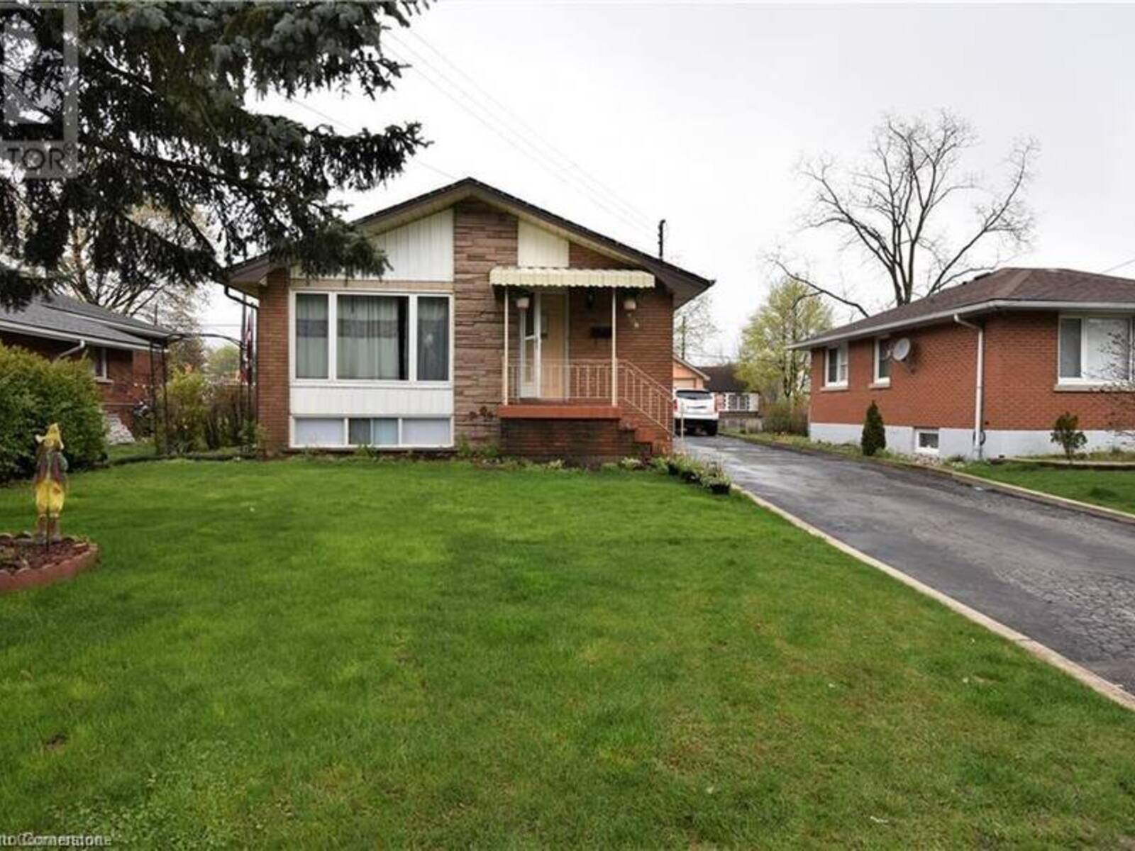 208 WEST 19TH Street, Hamilton, Ontario L9C 4J2