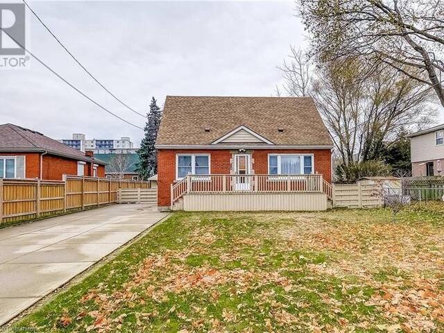 8 BROMLEY Road Hamilton Ontario, L8A 2C8