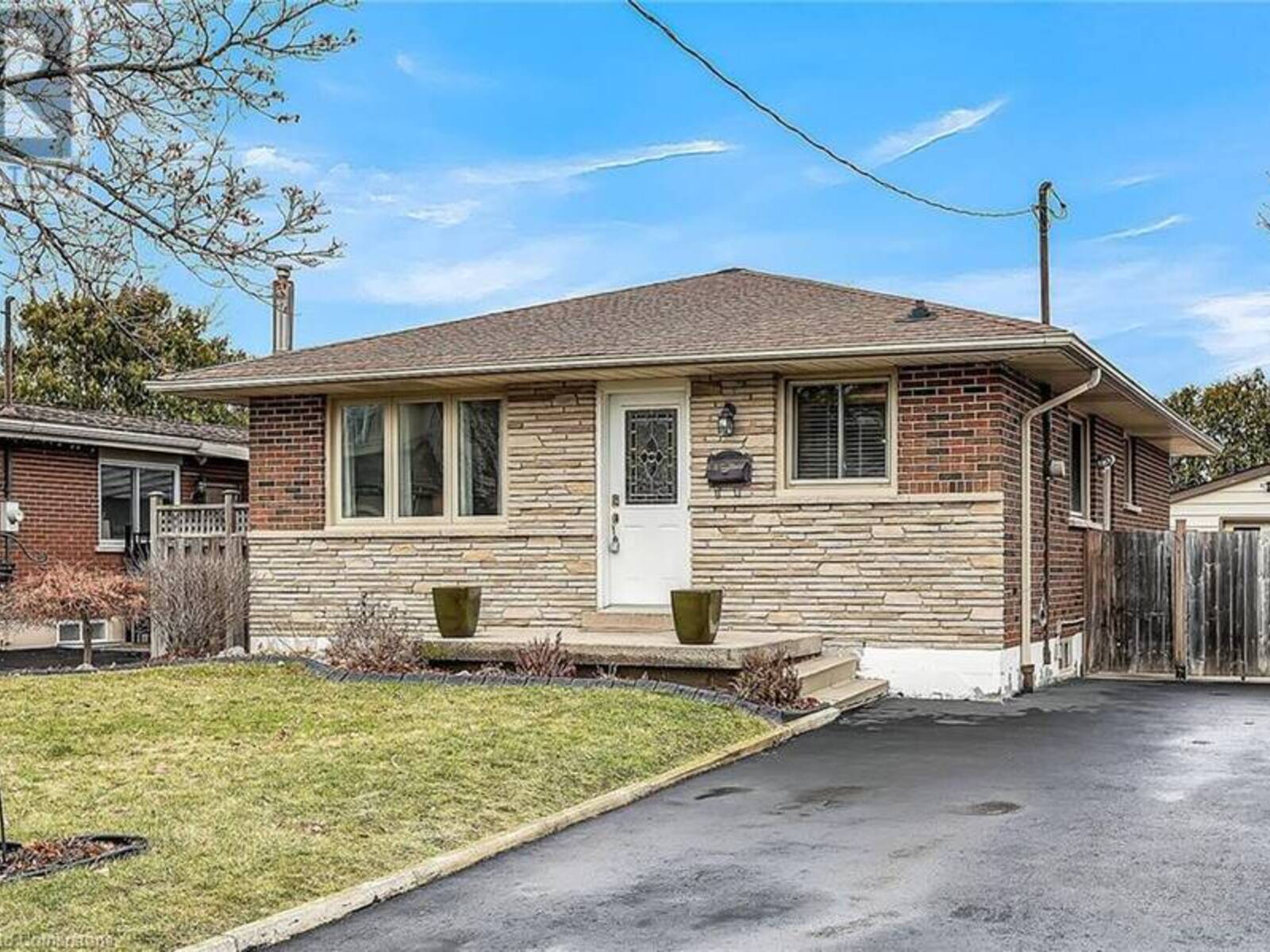 253 THORNER Drive, Hamilton, Ontario L8V 2M6