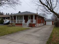 144 DESCHENE Avenue Hamilton Ontario, L9A 3K1