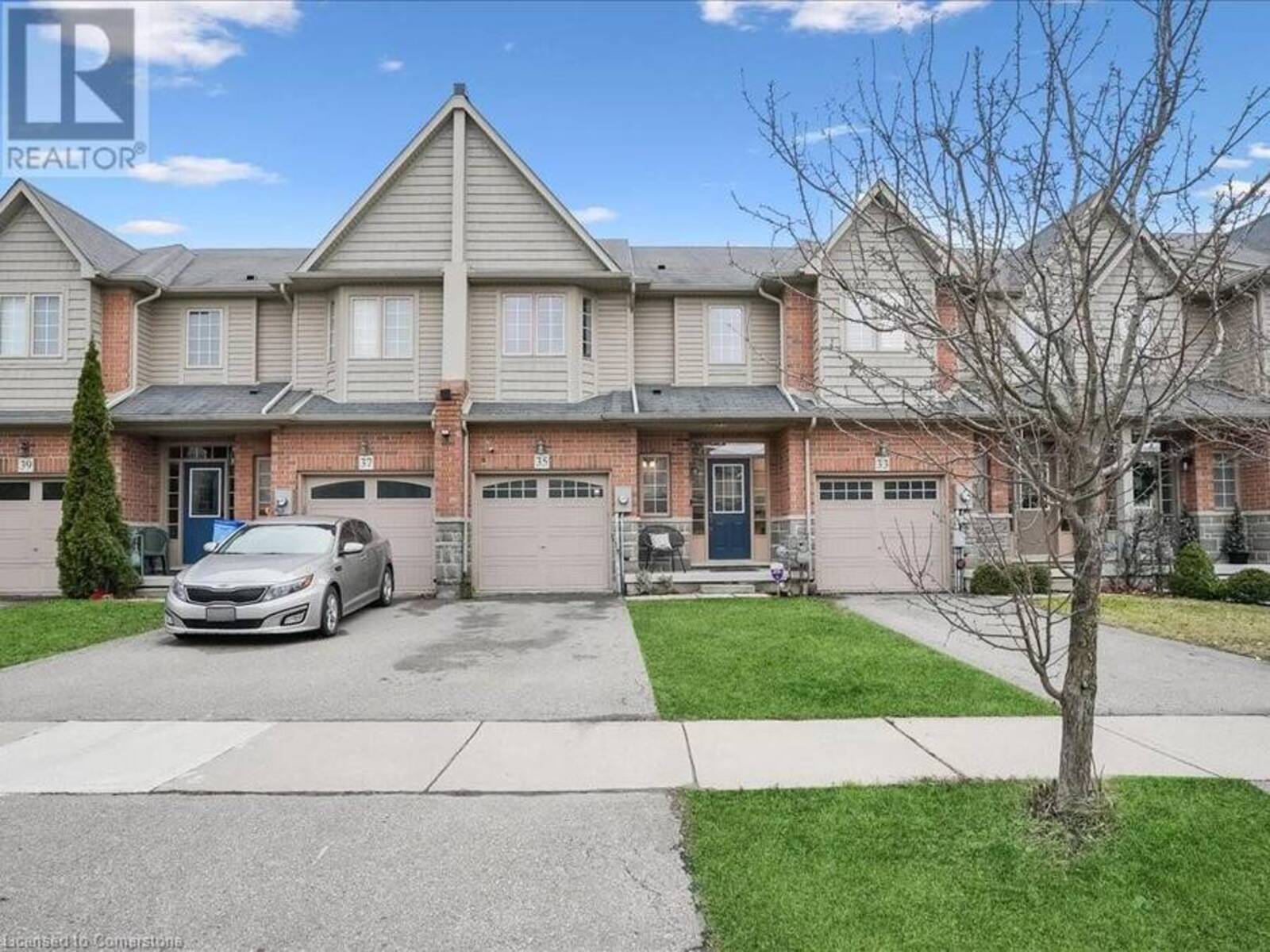 35 BANKFIELD Crescent, Hamilton, Ontario L8J 0C1