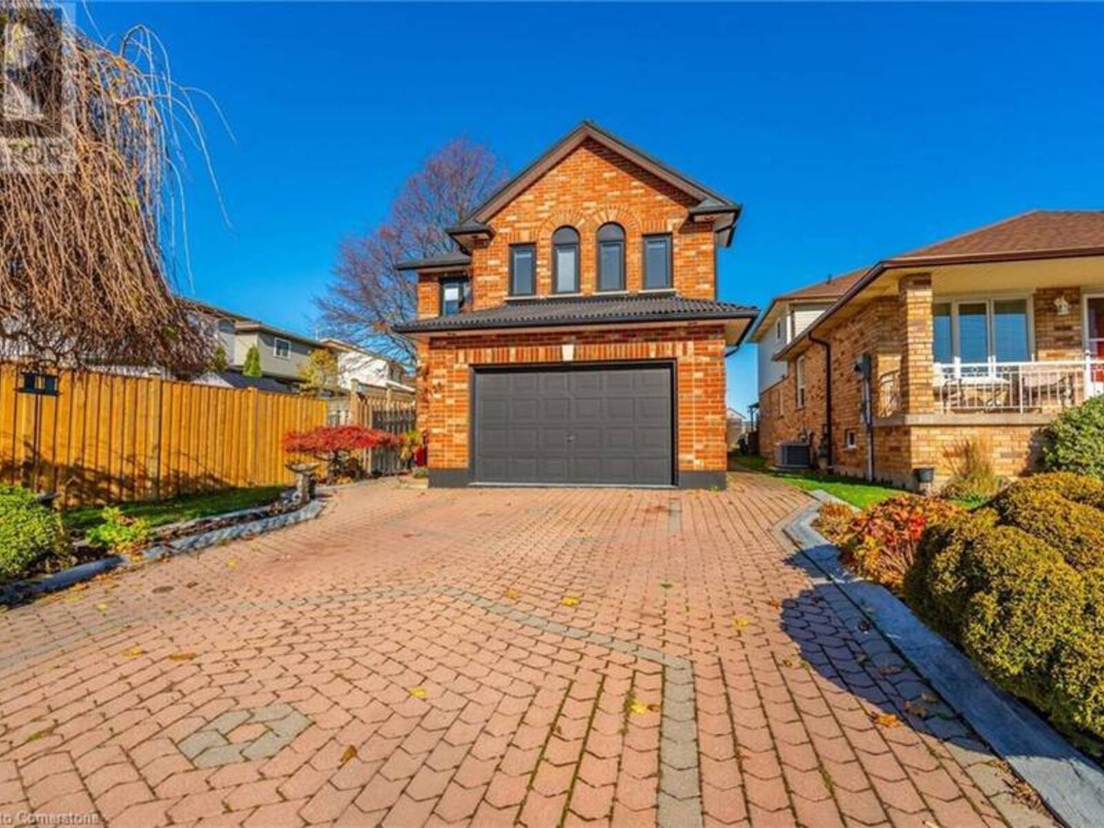 138 BEAVERBROOK Avenue, Hamilton, Ontario L8W 3T2