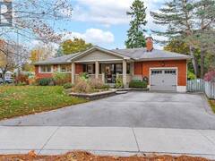 2182 CLARENDON PARK Drive Burlington Ontario, L7R 1X1