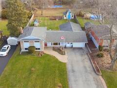 4 BENDAMERE Drive Grimsby Ontario, L3M 2N3