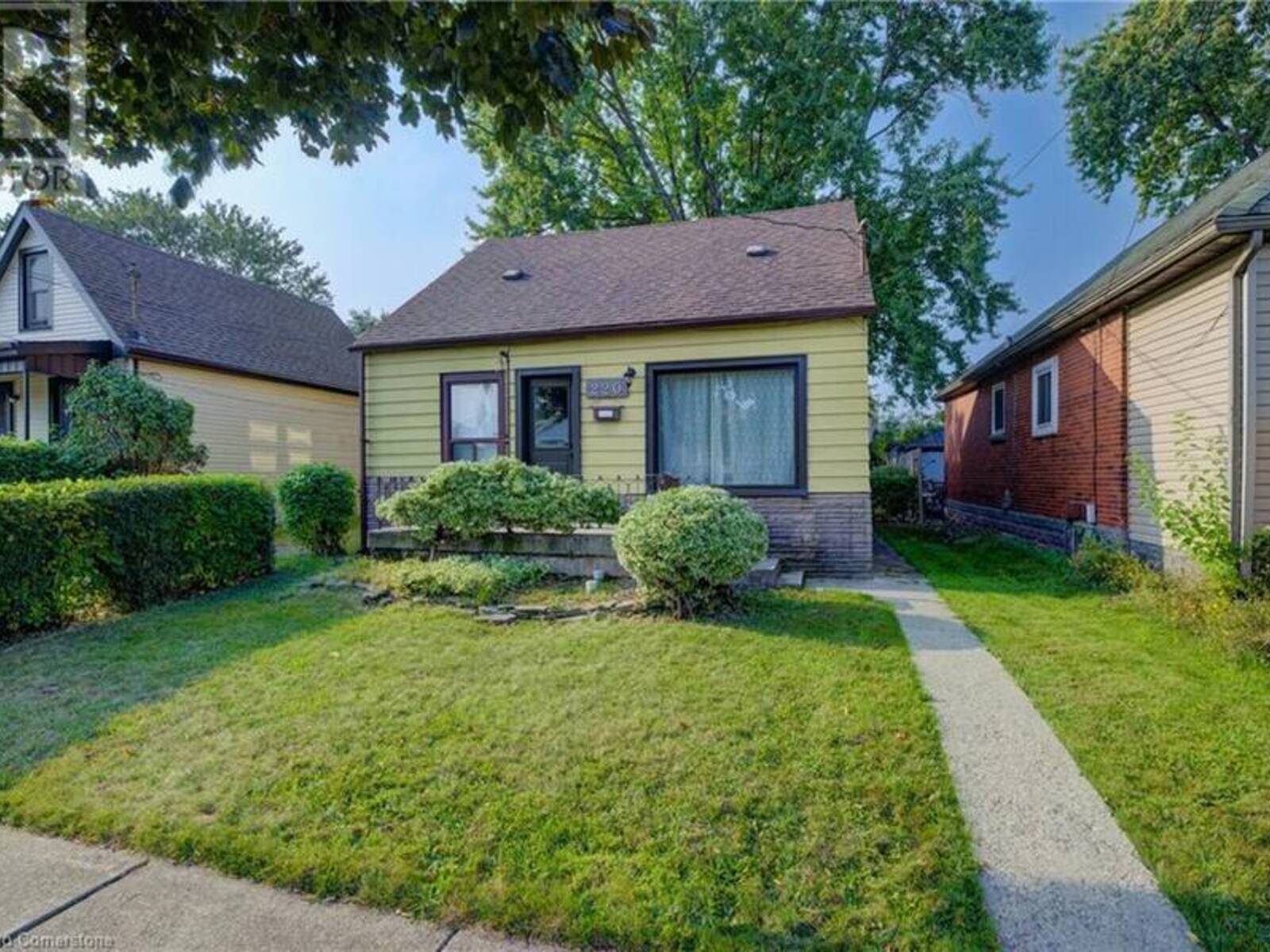 220 MCANULTY Boulevard, Hamilton, Ontario L8H 3J1