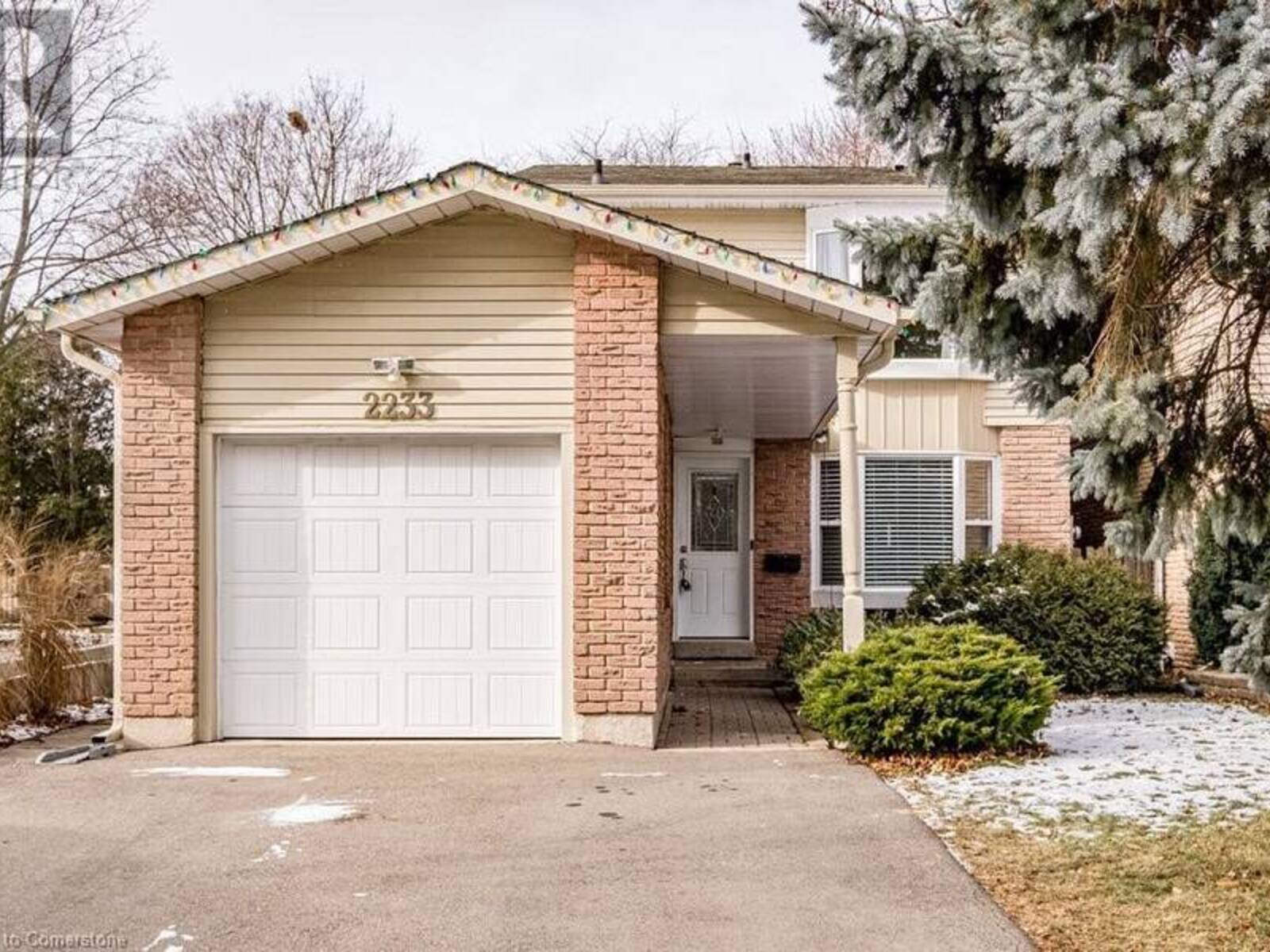 2233 MIDDLESMOOR Crescent, Burlington, Ontario L7P 3X2